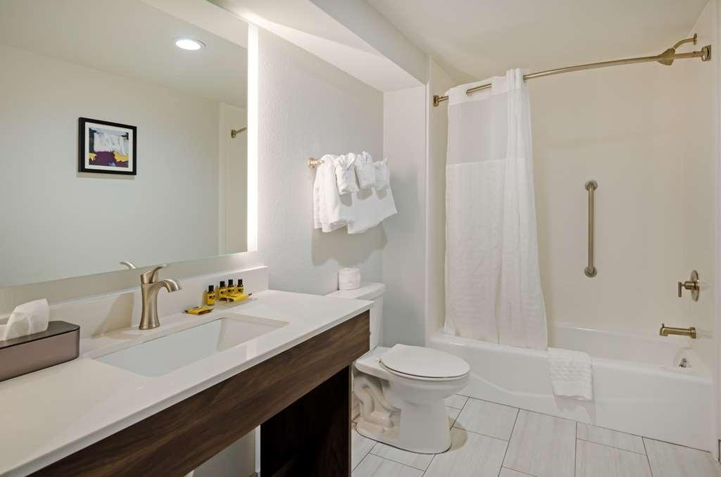 Best Western Plus Harrisonburg Δωμάτιο φωτογραφία